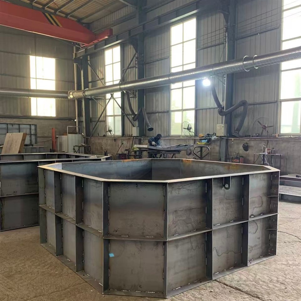 Grand moule pour fosse septique