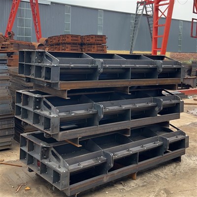 Moule de dalle de couverture ferroviaire